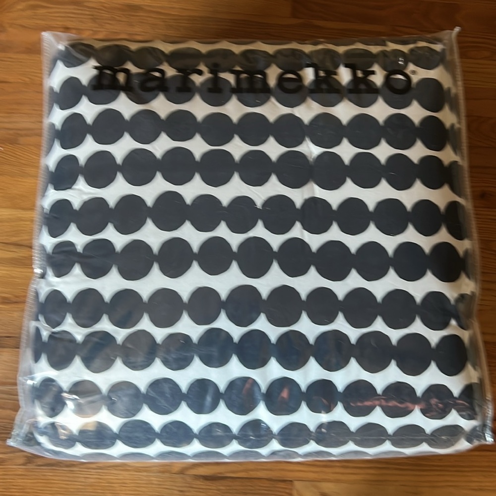 NWT Marimekko Rasymatto Duvet King w/2 shams. Orig 179NO OFFERS SEE BELOW - Picture 2 of 3